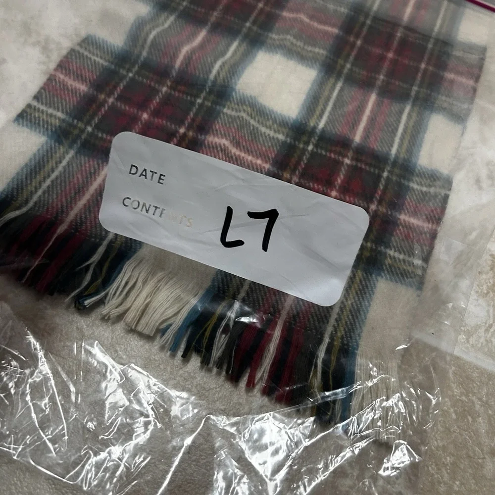 Peter MacArthur Scotland Gray Plaid Fringed 100% Pure Lambswool Scarf Vintage